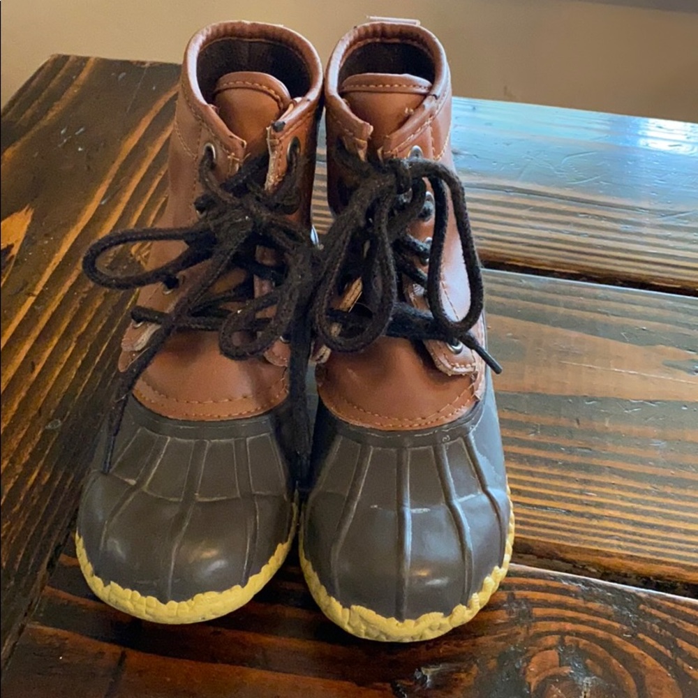 Duck rain boots